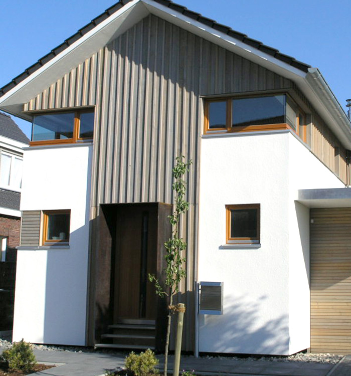 Holz Fenster im modernen weißen Haus